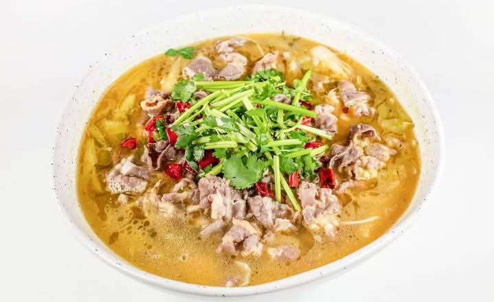 Hot & Sour Sliced Beef In Golden Broth (Medium Spicy) 金汤酸香肥牛🌶🌶